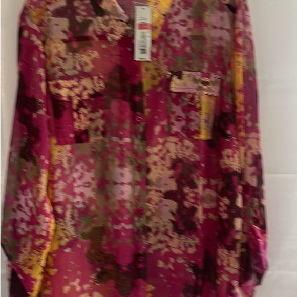 New women’s blouse with tags sheer light material - Picture 3 of 4